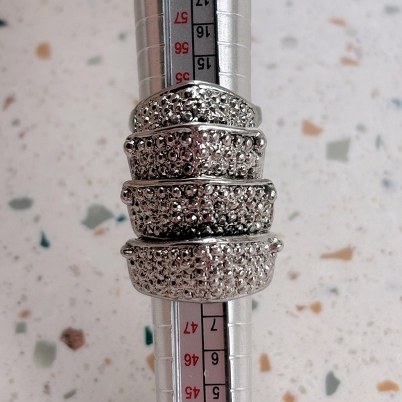 Armor Shield Knuckle Finger Ring in Silver - Picture 7 of 11